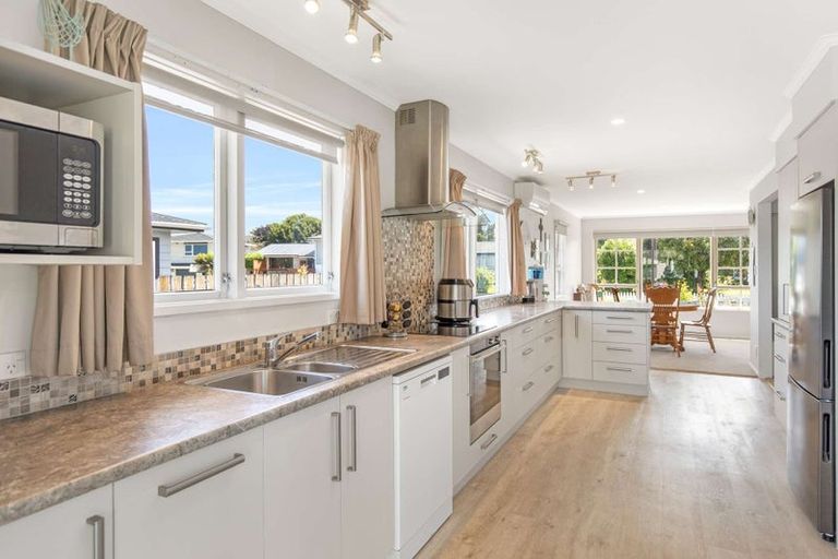 Photo of property in 74 Kennedy Drive, Levin, 5510