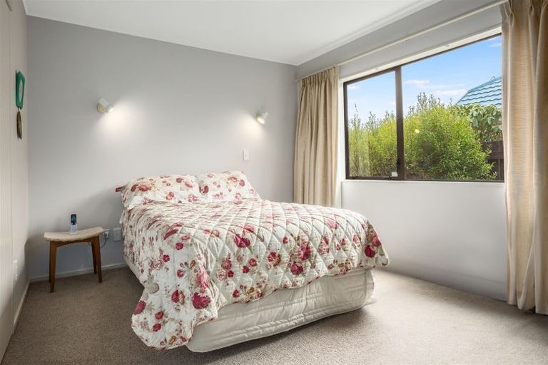 Photo of property in 60 Oxford Street, Tawa, Wellington, 5028
