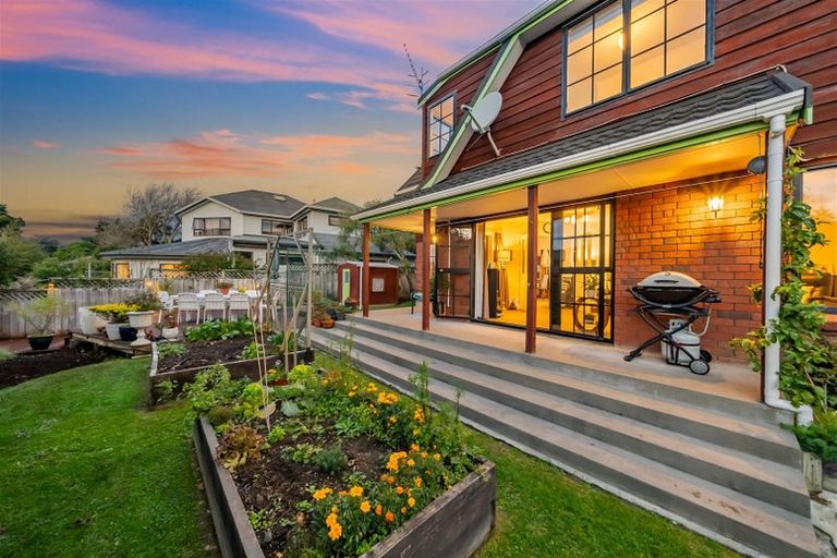 Photo of property in 21 Marlborough Street, Silverstream, Upper Hutt, 5019