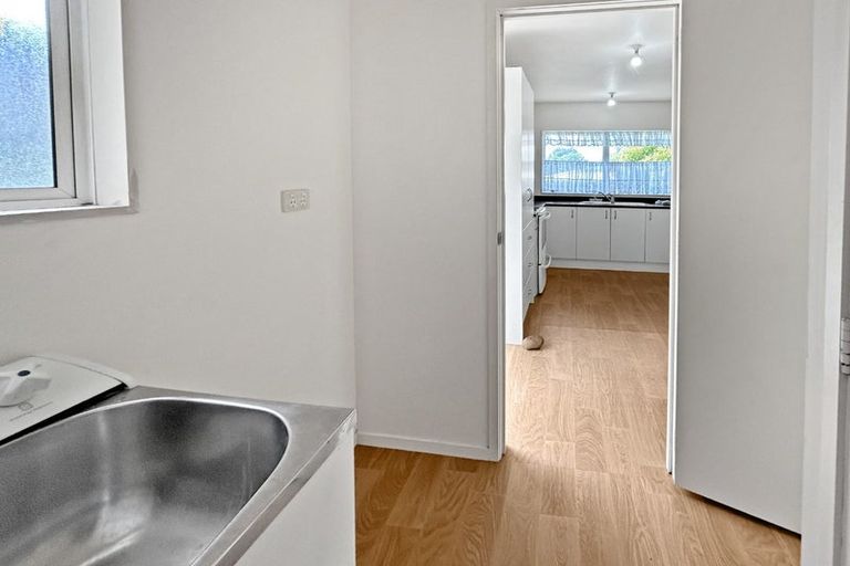 Photo of property in 15 Pisces Road, Glen Eden, Auckland, 0602