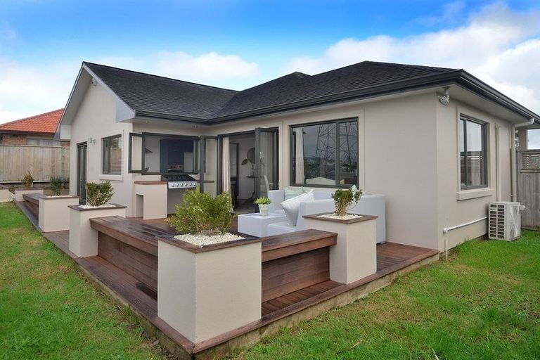 Photo of property in 47 Richfield Crescent, Westgate, Auckland, 0614