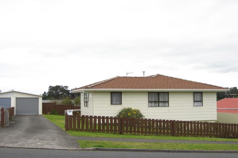 Photo of property in 31 Kauri Street, Merrilands, New Plymouth, 4312