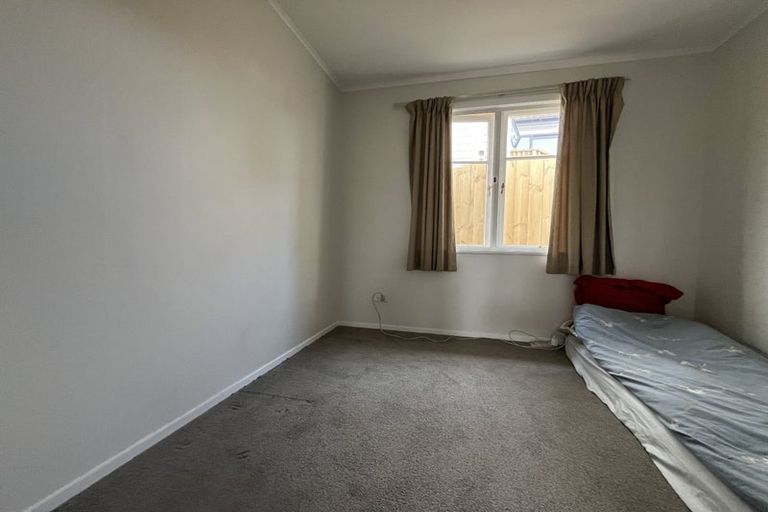 Photo of property in 138 Luckens Road, West Harbour, Auckland, 0618