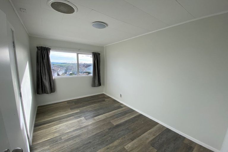 Photo of property in 4 Pureora Place, Clendon Park, Auckland, 2103