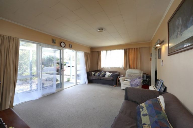 Photo of property in 12 Folkestone Drive, Flaxmere, Hastings, 4120