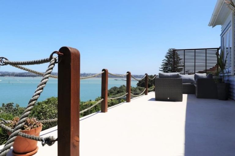 Photo of property in 95 Stanley Point Road, Stanley Point, Auckland, 0624