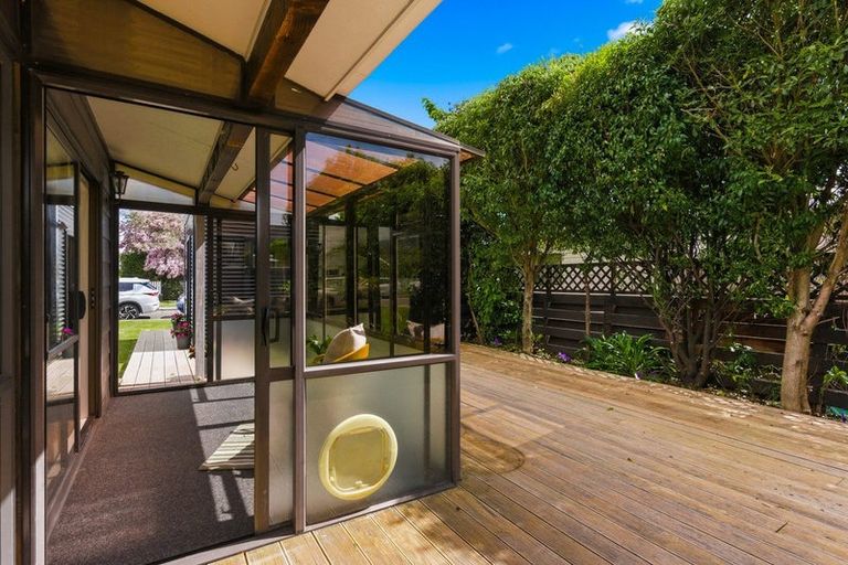 Photo of property in 27 Oriwa Street, Waikanae, 5036