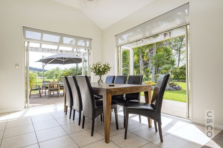 Photo of property in 832 Old North Road, Waimauku, 0882