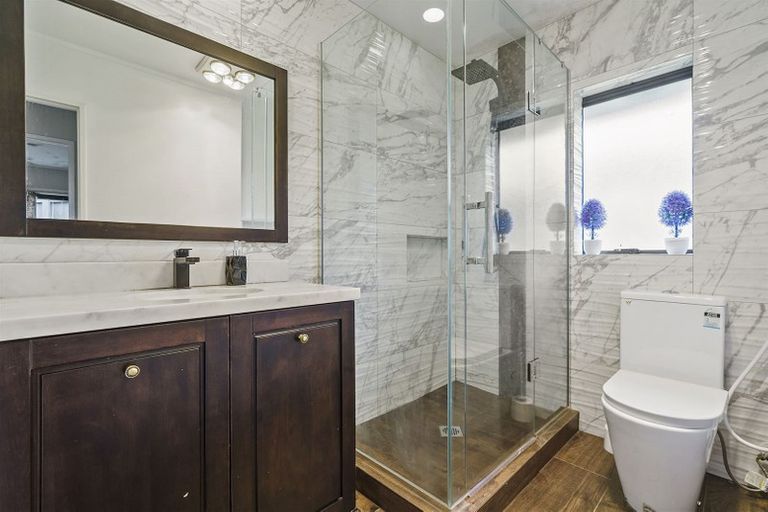 Photo of property in 1/6 Libnai Avenue, Clover Park, Auckland, 2019