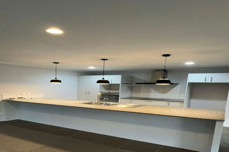 Photo of property in 220 Harbourside Drive, Karaka, Papakura, 2113