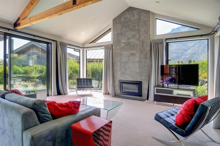 Photo of property in 18 Rannoch Drive, Jacks Point, Queenstown, 9371