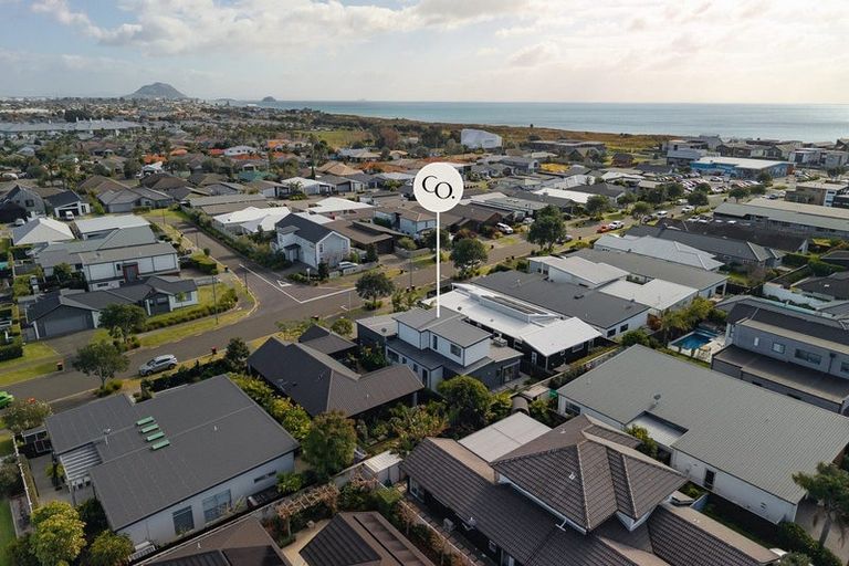 Photo of property in 37 Coast Boulevard, Papamoa Beach, Papamoa, 3118