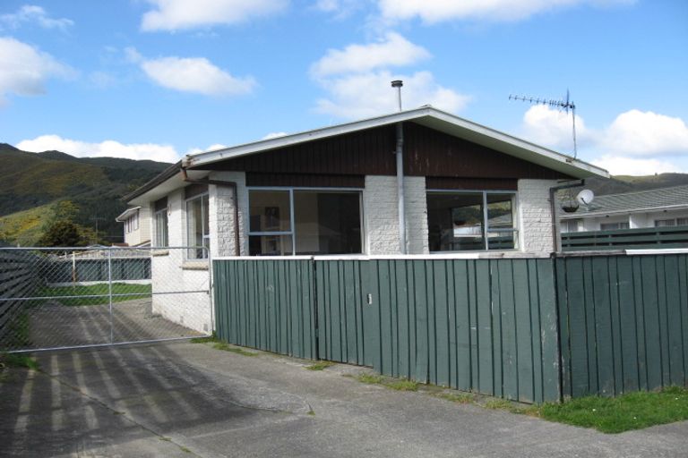 Photo of property in 254 Wellington Road, Wainuiomata, Lower Hutt, 5014