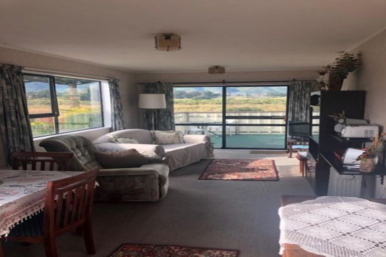 Photo of property in 34 Rutherford Drive, Waikanae Beach, Waikanae, 5036