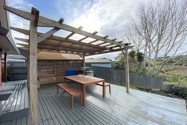 Photo of property in 8 Midvale Place, Burswood, Auckland, 2013