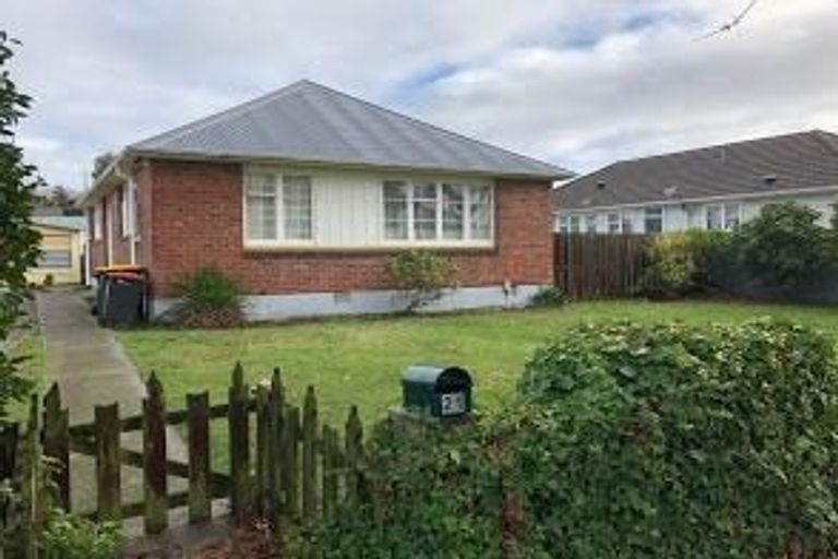 Photo of property in 21 Ballantyne Avenue, Upper Riccarton, Christchurch, 8041
