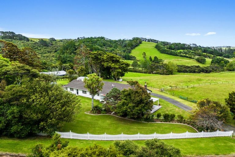 Photo of property in 286 Muriwai Valley Road, Muriwai, Waimauku, 0881