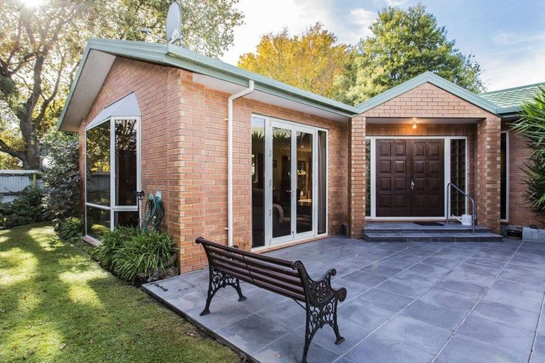 Photo of property in 41 Manor Place, Bryndwr, Christchurch, 8053