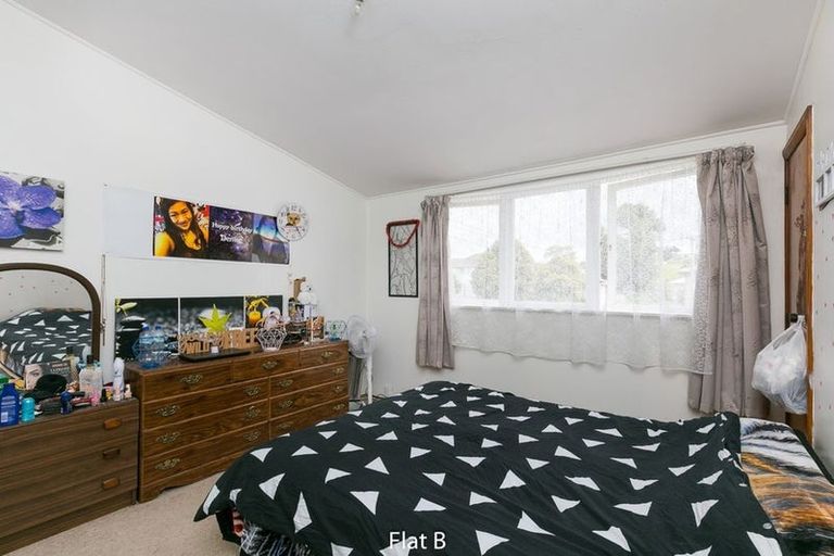 Photo of property in 34a-d Cornwall Crescent, Cannons Creek, Porirua, 5024