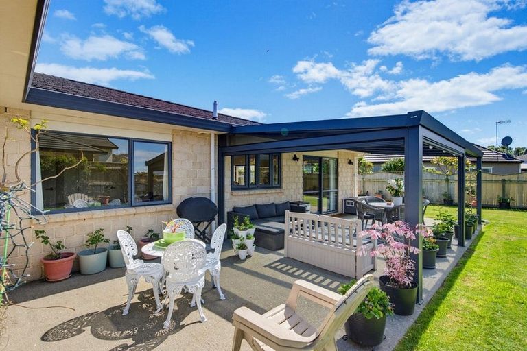 Photo of property in 143 Milne Drive, Paraparaumu, 5032