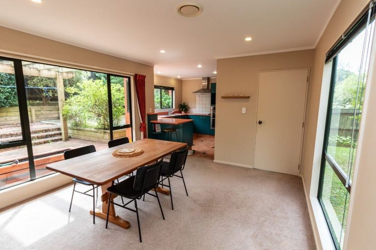 Photo of property in 51 Sunrise Boulevard, Tawa, Wellington, 5028