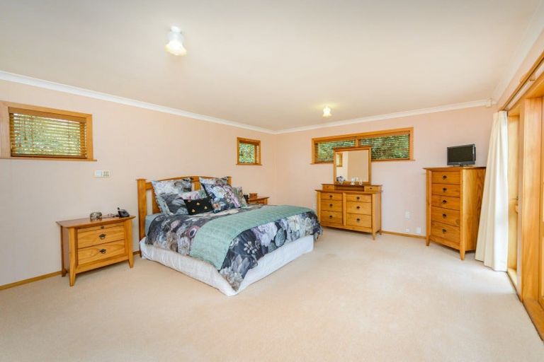 Photo of property in 17 Aranui Road, Kairanga, Palmerston North, 4475