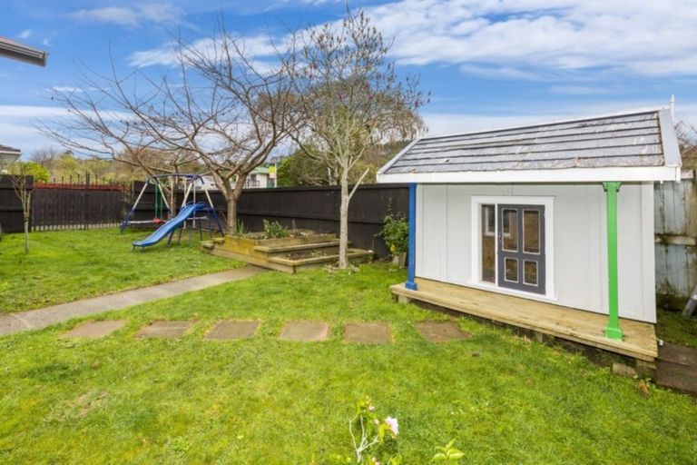 Photo of property in 13 Gemstone Drive, Birchville, Upper Hutt, 5018
