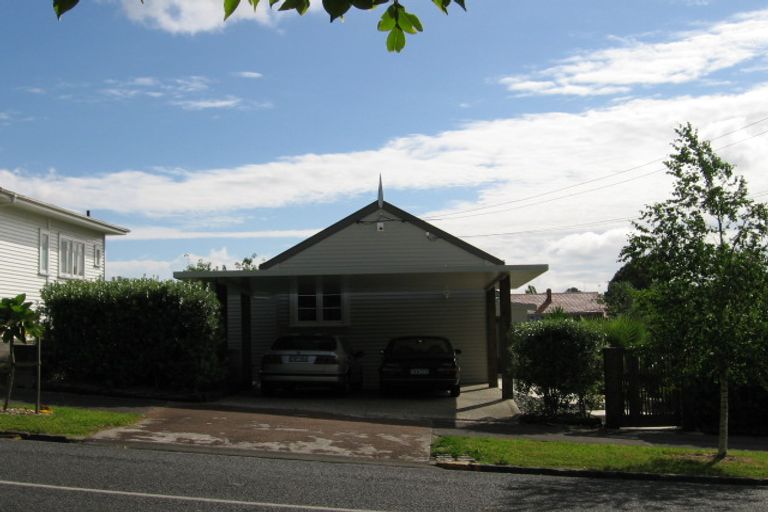 Photo of property in 70 Moa Road, Point Chevalier, Auckland, 1022