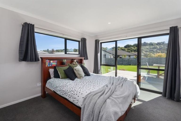 Photo of property in 27 Pukeko Way, Kinloch, Taupo, 3377