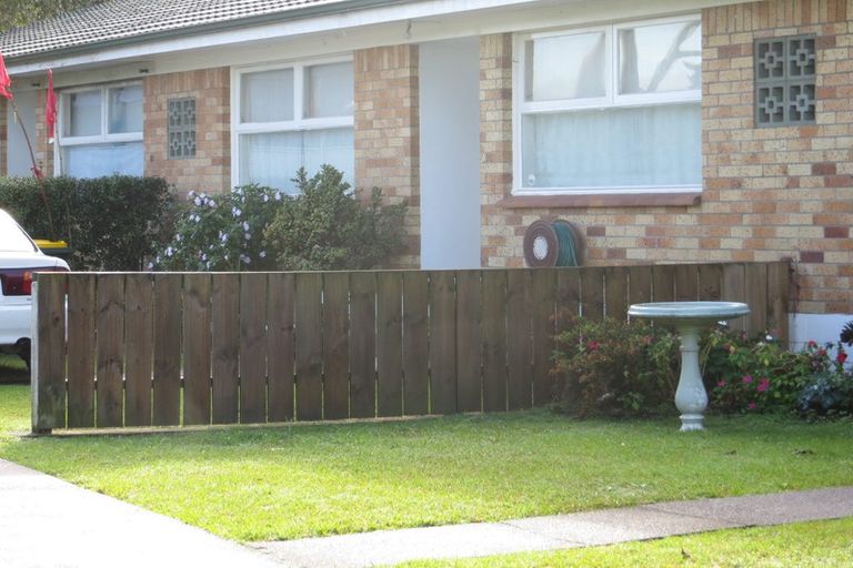 Photo of property in 2/10 Halcyon Place, Papatoetoe, Auckland, 2025