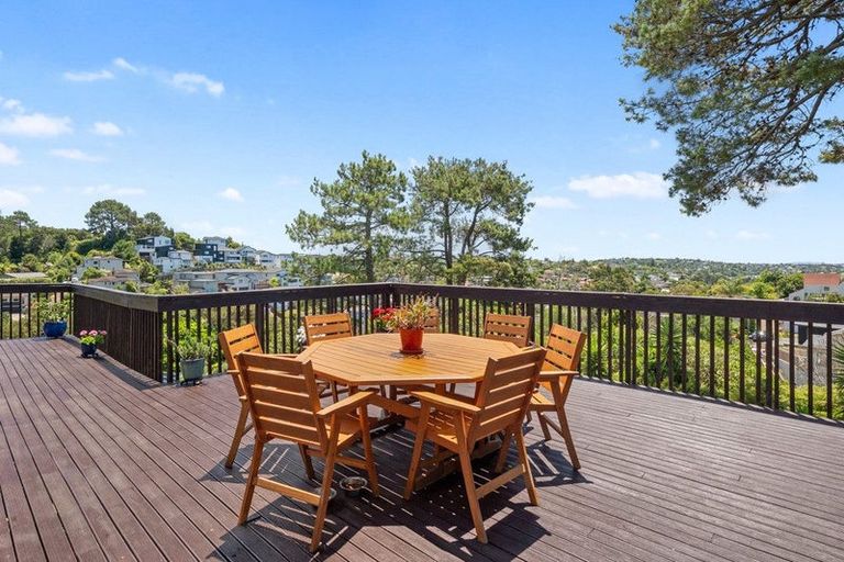 Photo of property in 17 Bushglen Court, Browns Bay, Auckland, 0630