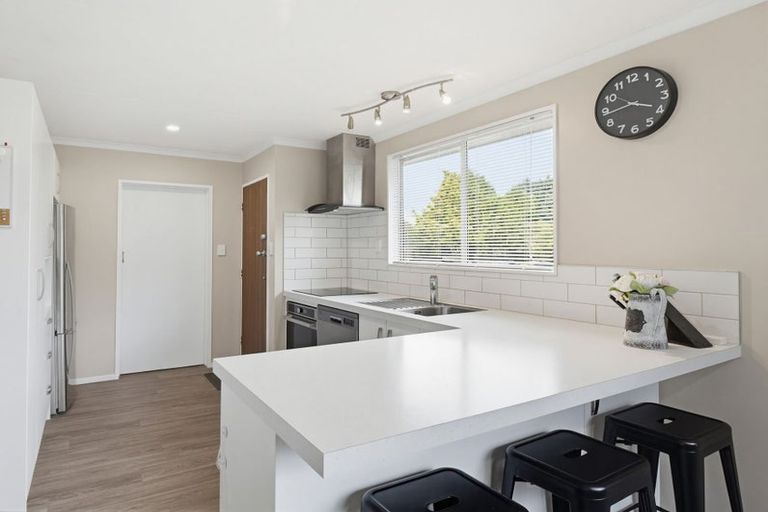 Photo of property in 6 Escort Grove, Awapuni, Palmerston North, 4412