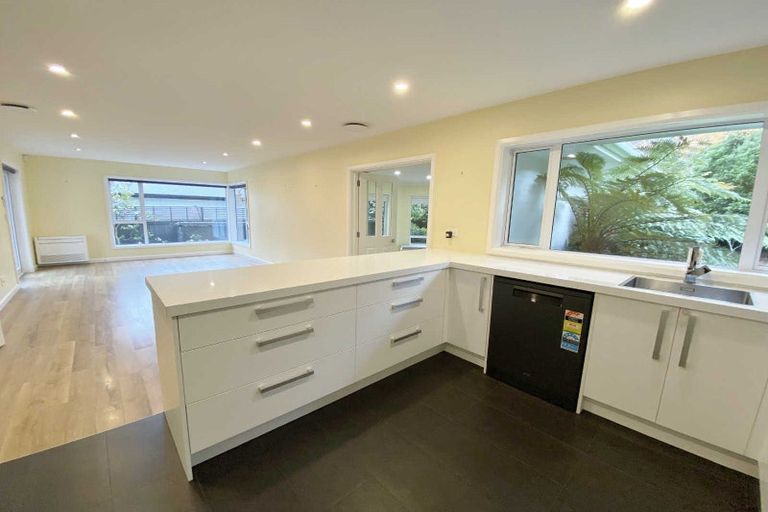 Photo of property in 70 Bowenvale Avenue, Cashmere, Christchurch, 8022