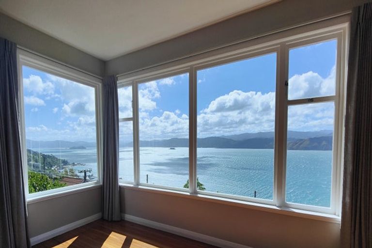 Photo of property in 67 Seatoun Heights Road, Seatoun, Wellington, 6022