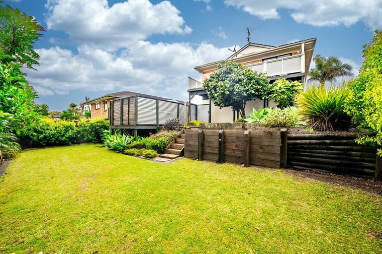 Photo of property in 19 Glenshee Place, Highland Park, Auckland, 2010