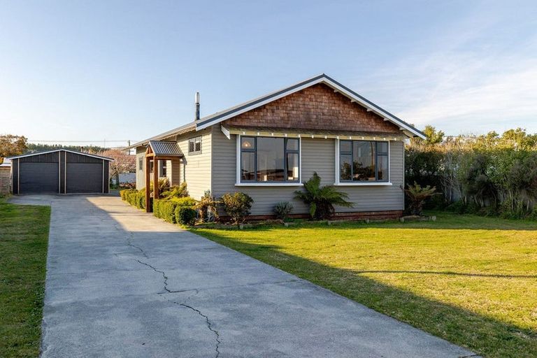 Photo of property in 21 Norton Street, Foxton Beach, Foxton, 4815