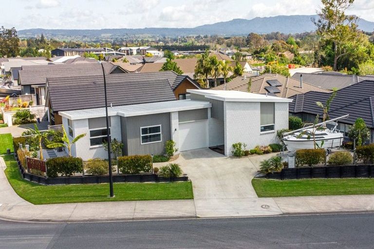 Photo of property in 27 Kayelene Place, Omokoroa, 3114