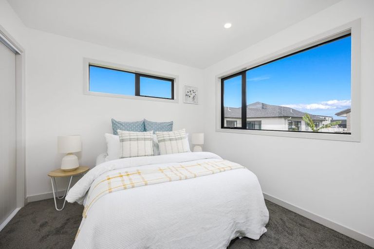 Photo of property in 60 Matangi View Drive, Orewa, 0931