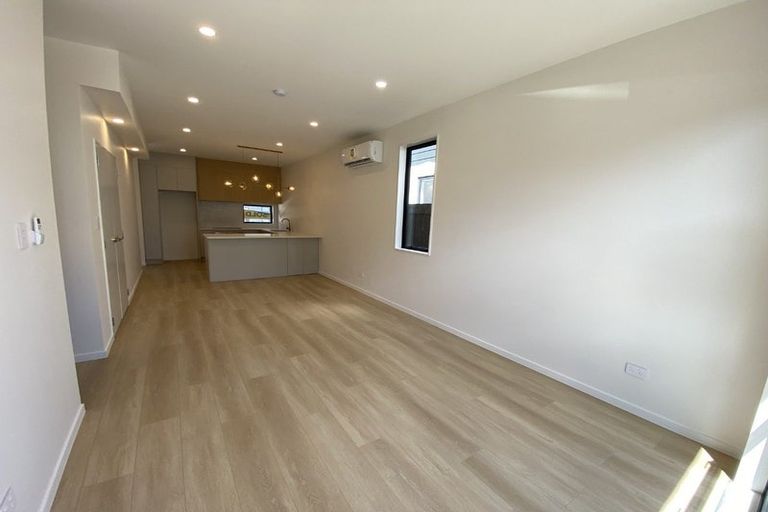 Photo of property in 11 Papa Takaro Lane, Flat Bush, Auckland, 2019