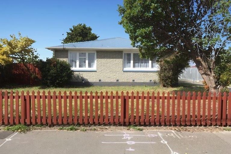 Photo of property in 59 Lyndhurst Crescent, Aranui, Christchurch, 8061