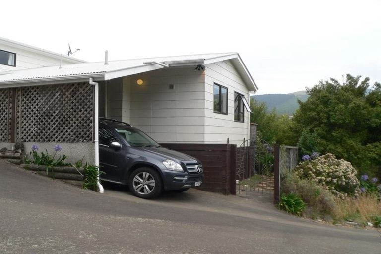 Photo of property in 58 Collins Avenue, Tawa, Wellington, 5028