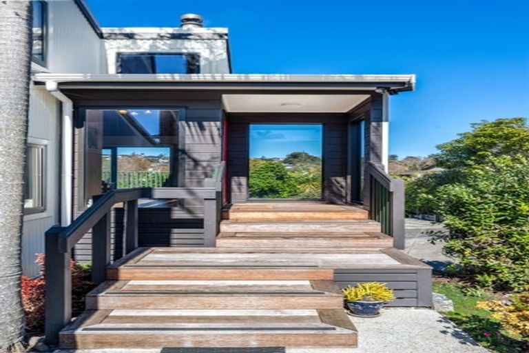 Photo of property in 10 Oliver Twist Avenue, Mellons Bay, Auckland, 2014