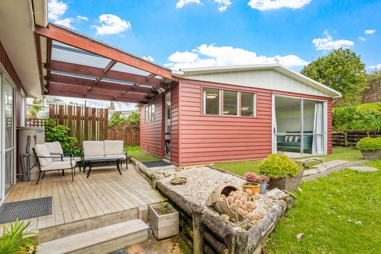 Photo of property in 4 Beverley Road, Stanmore Bay, Whangaparaoa, 0932