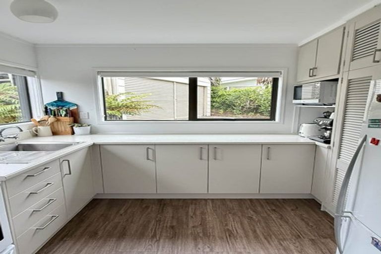 Photo of property in 10 Campbell Place, Pukehangi, Rotorua, 3015