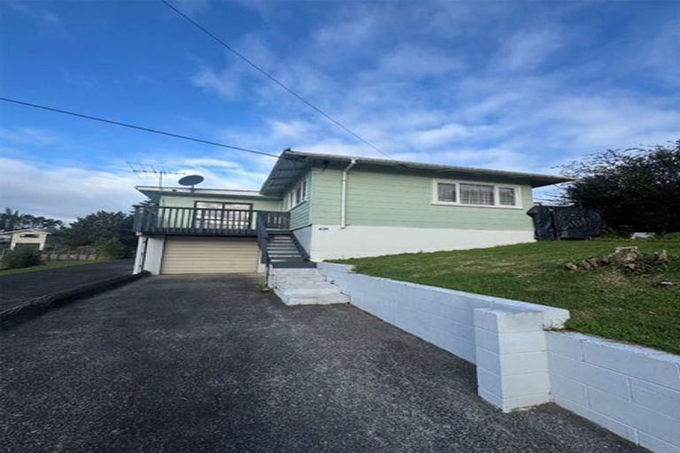 Photo of property in 1/15 Mcleod Road, Henderson, Auckland, 0612