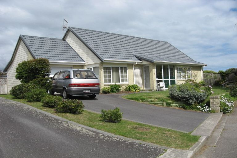 Photo of property in 5 Lake View Court, Paraparaumu, 5032