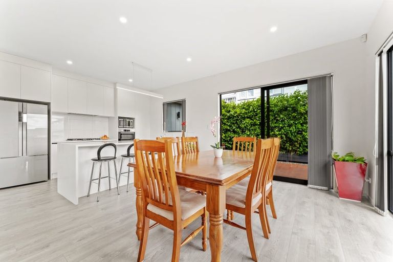 Photo of property in 35 Bella Vista Drive, Gulf Harbour, Whangaparaoa, 0930