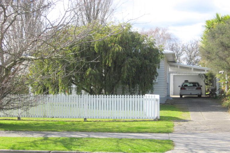 Photo of property in 10 Rata Avenue, Edgecumbe, 3120
