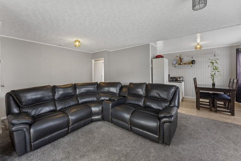 Photo of property in 318 Wellington Road, Wainuiomata, Lower Hutt, 5014