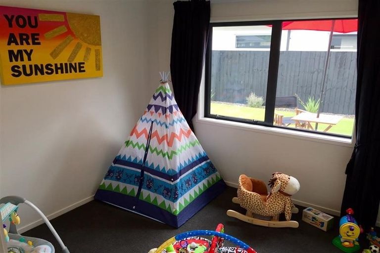 Photo of property in 12 Weruweru Street, Marshland, Christchurch, 8083